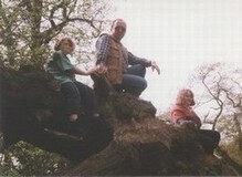 Dad and sprogs having a fun day out in 1993